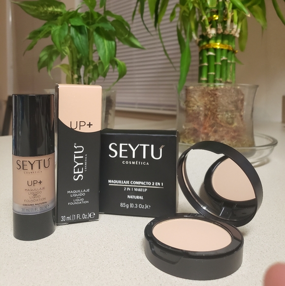 Makeup - Picture 2 of 2